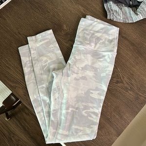 Lululemon white camo wunder under leggings.